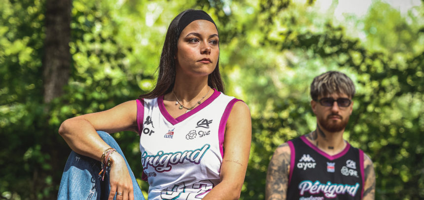 LES NOUVEAUX MAILLOTS SONT DISPONIBLES !