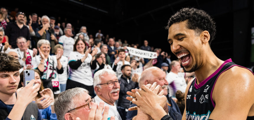 Zeke Moore prolonge sa pige médicale